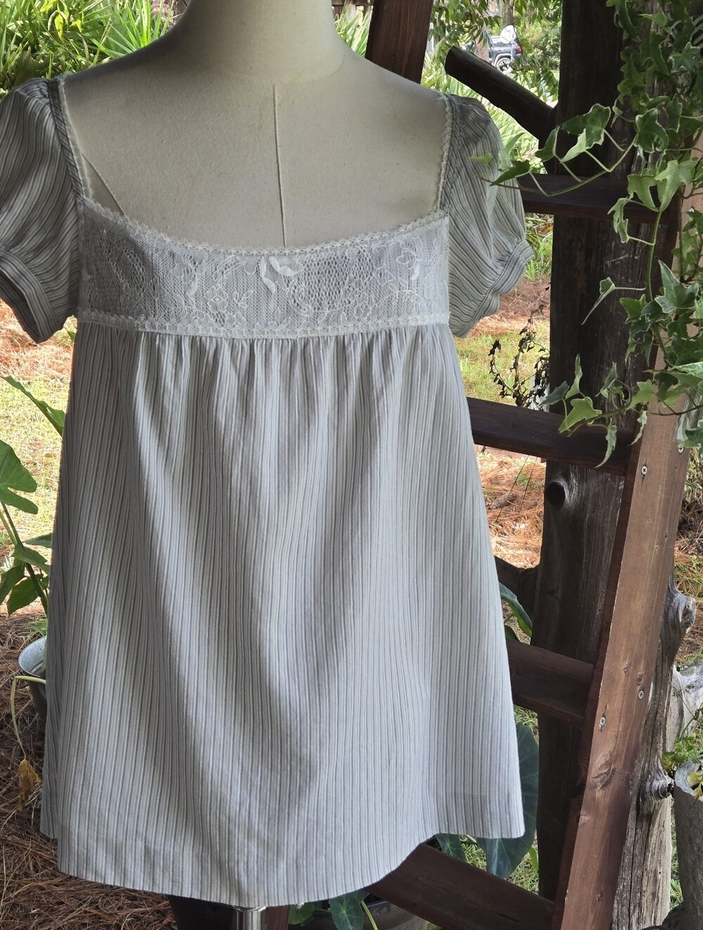 Retro Style Neutral Vertical Stripe Balls With Lace Trim Size Medium
